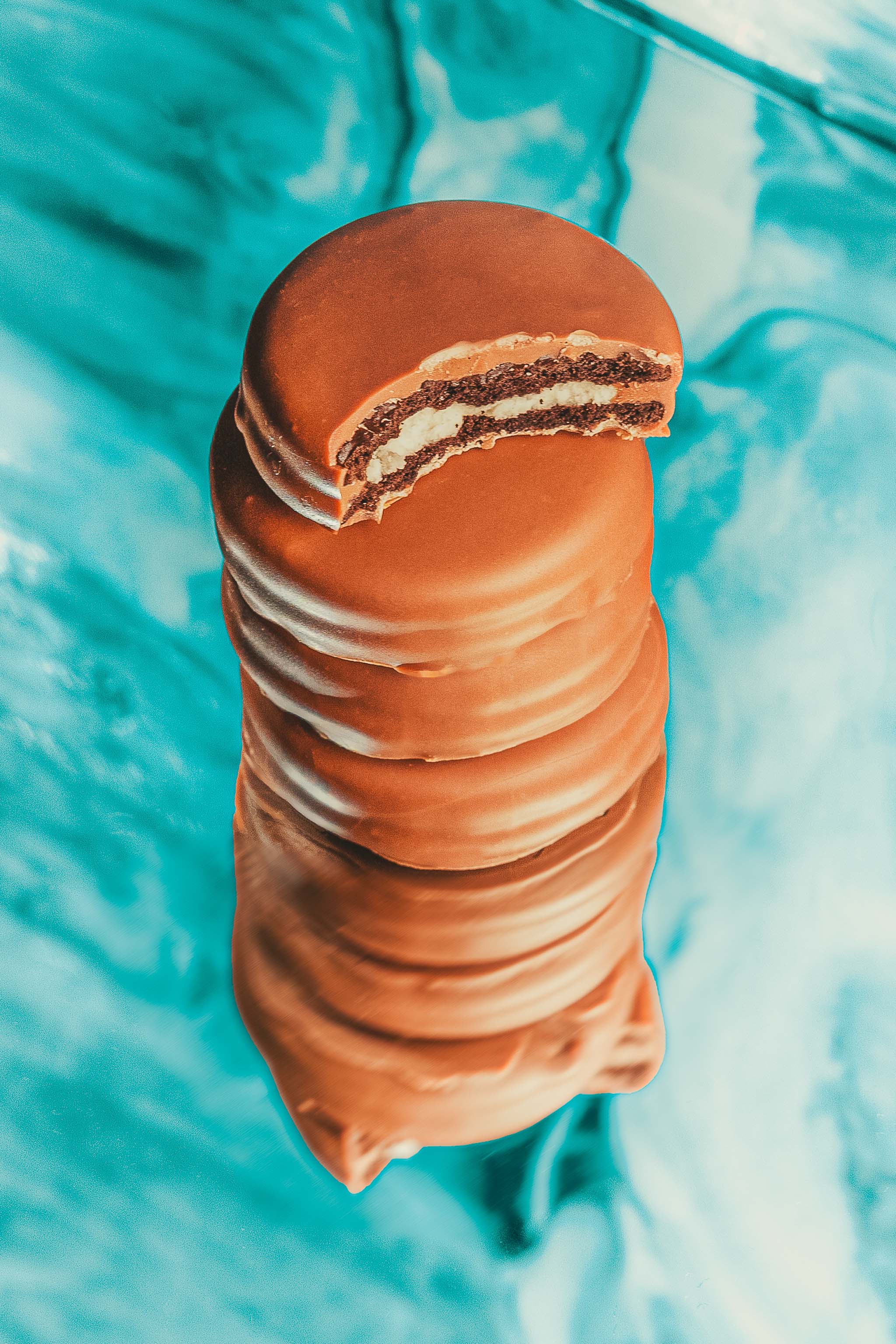 Milk Chocolate Dipped Oreo Cookies - Image 2